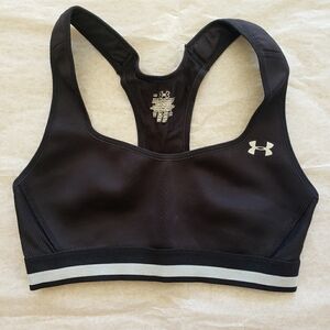 Under Armour, XS to S, black sports bra